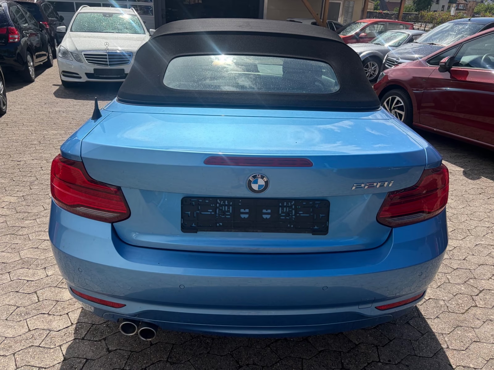BMW 220i Cabrio Advantage Ansicht 6