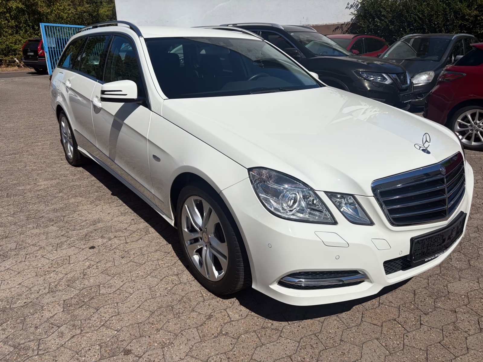 Mercedes-Benz E 200 T-Modell Ansicht 2
