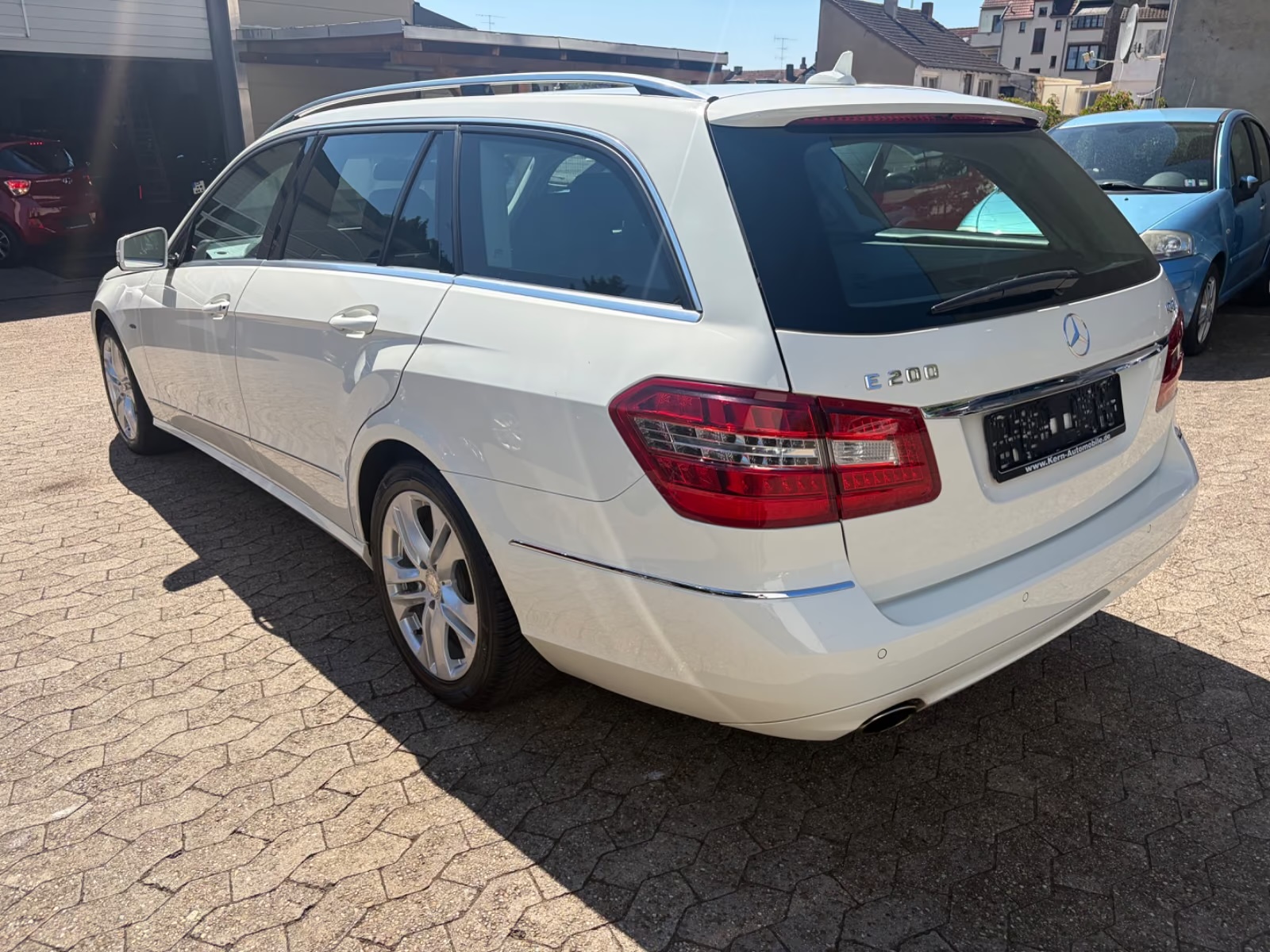 Mercedes-Benz E 200 T-Modell Ansicht 3