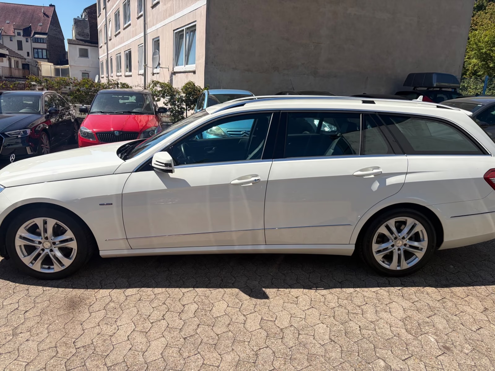 Mercedes-Benz E 200 T-Modell Ansicht 4