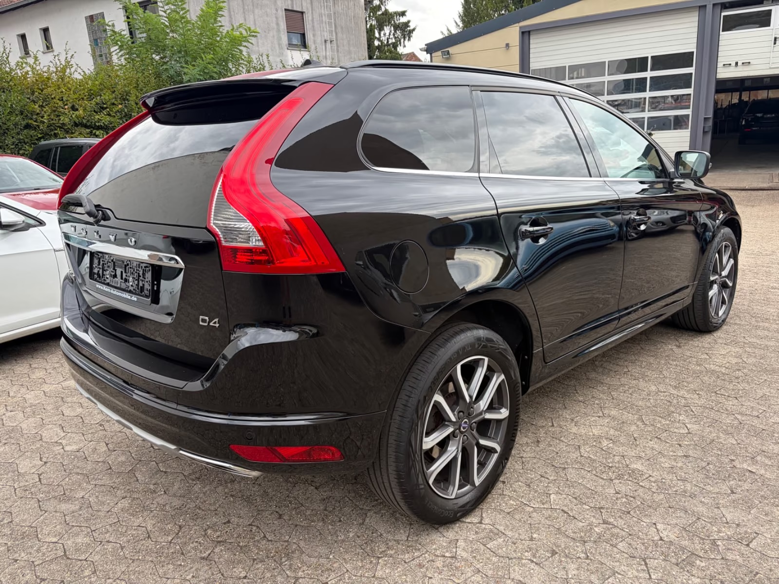 Volvo XC60 Momentum Ansicht 3