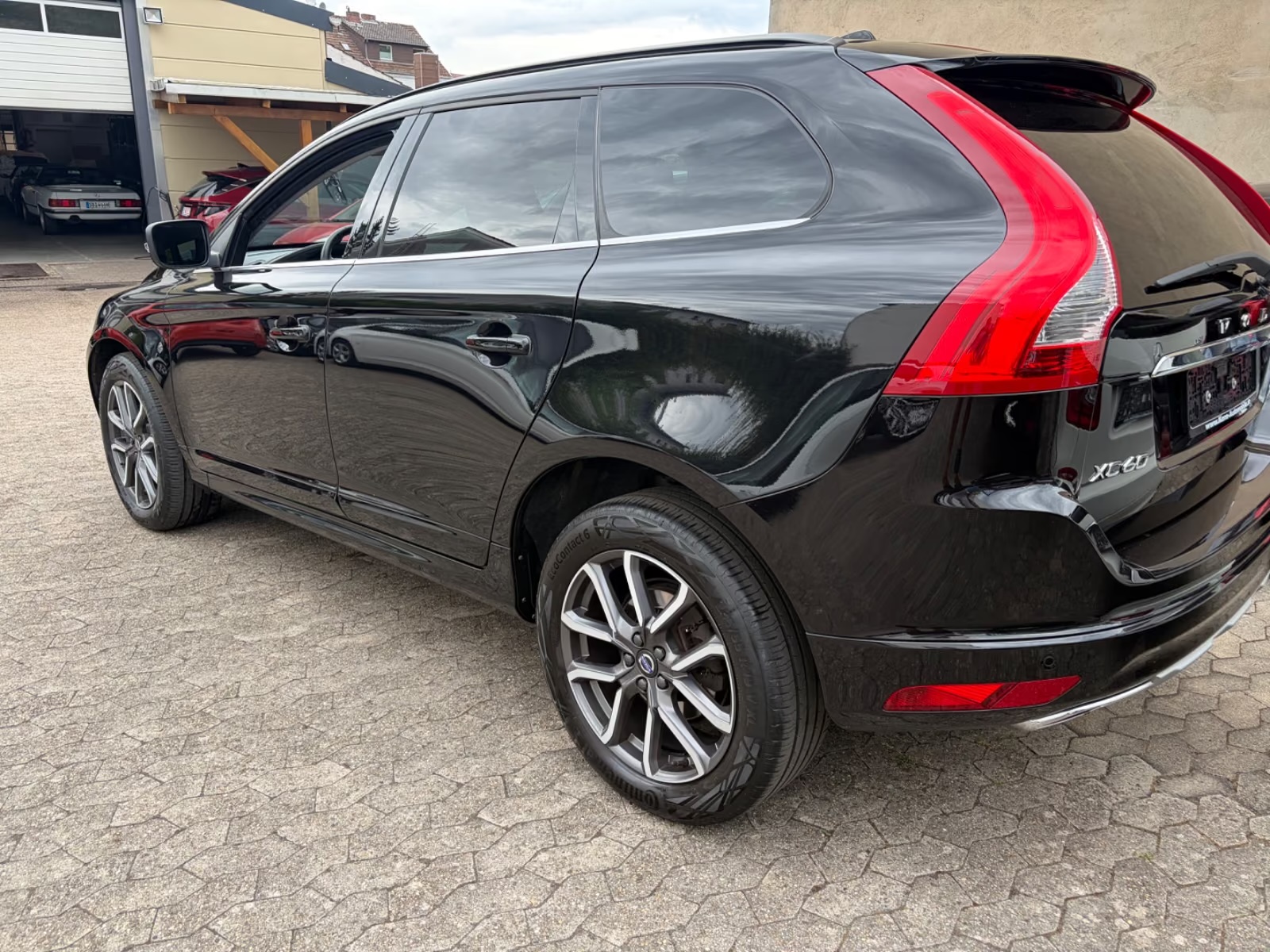 Volvo XC60 Momentum Ansicht 4